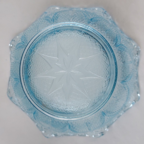 Ice blue etched floral star pattern serving dish decor catch all - Picture 8 of 14